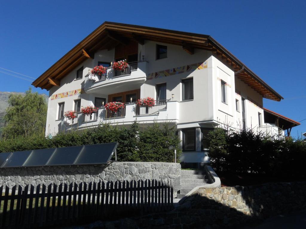 Apart Alpen Royal Nauders Buitenkant foto